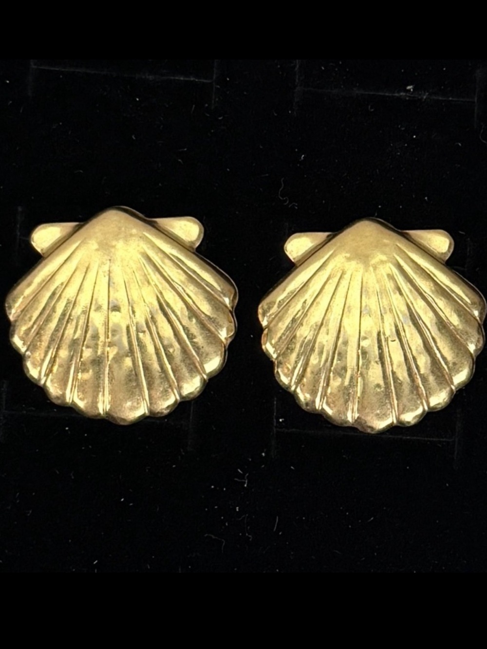 Vintage Goldtone Shell Pierced Earrings